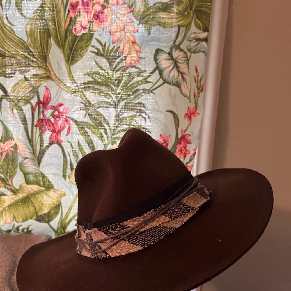 Elegant Brown Fedora with Plaid Accent